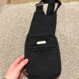 Baggallini crossbody chest bag